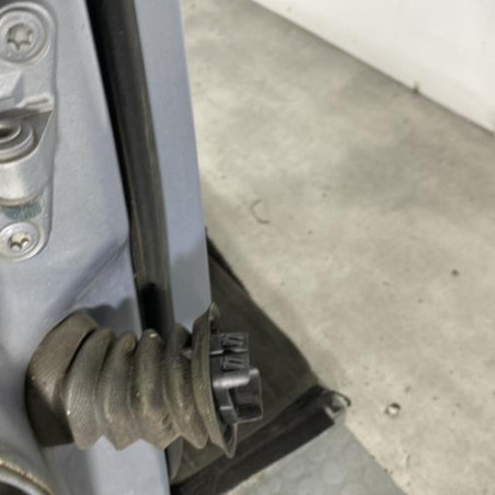 Porte avant droit MERCEDES CLASSE B 245