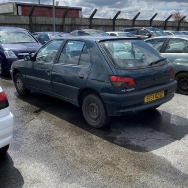 Porte avant droit PEUGEOT 306 Photo n°11