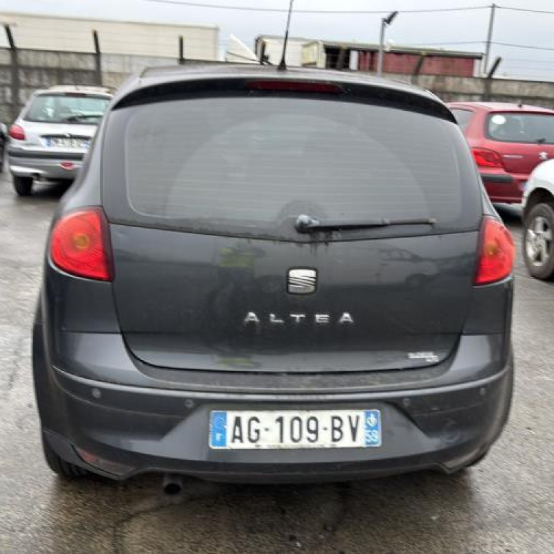 Feu arriere principal gauche (feux) SEAT ALTEA Photo n°8