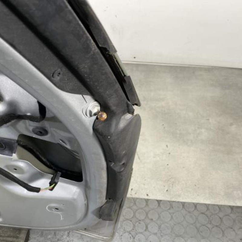 Malle/Hayon arriere CITROEN C5 2 Photo n°9