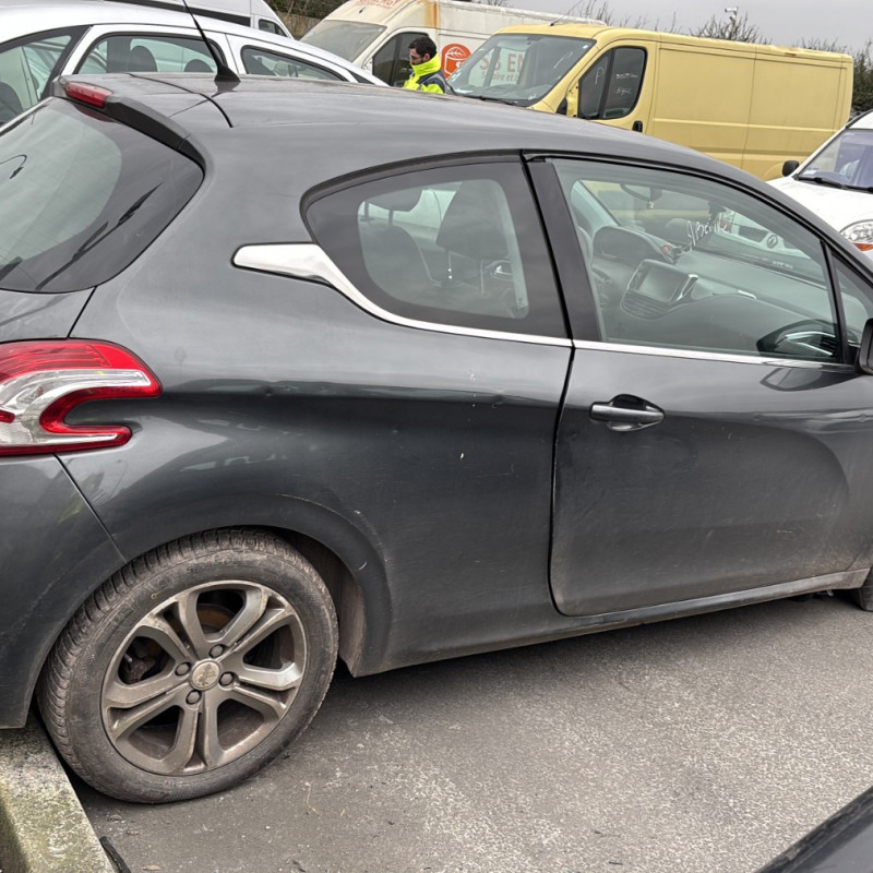 PEUGEOT 208 1 PHASE 1 1.6 HDI - 8V TURBO Photo n°19