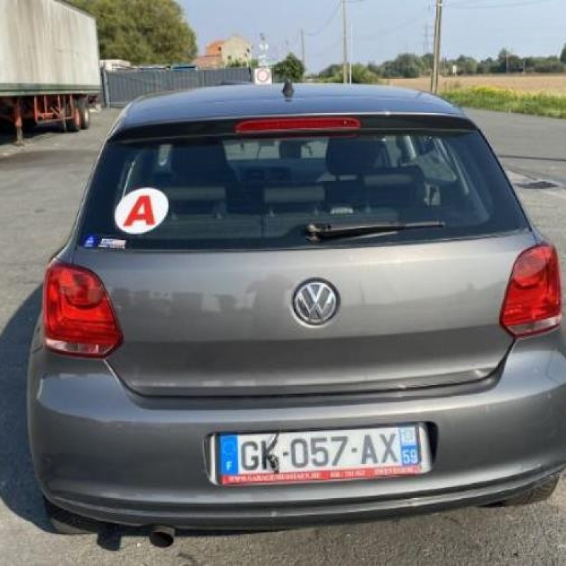 Compresseur clim VOLKSWAGEN POLO 5 Photo n°5