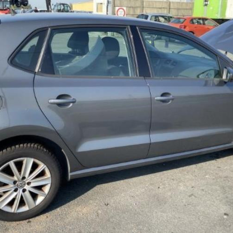 Compresseur clim VOLKSWAGEN POLO 5 Photo n°19