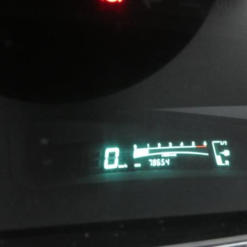 Compteur TOYOTA YARIS 2 Photo n°10
