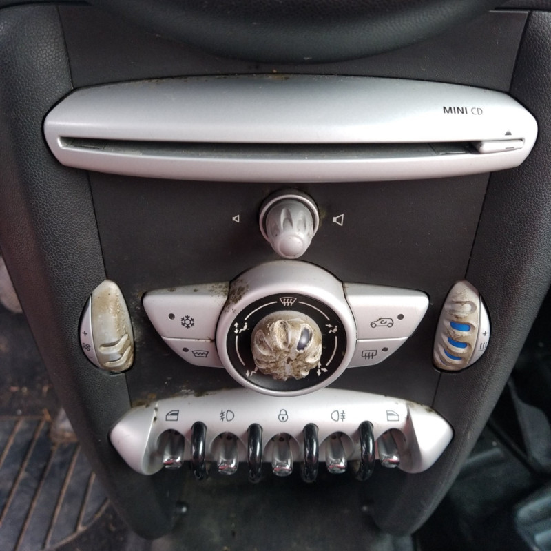 MINI MINI 2 R56 PHASE 1 1.6i - 16V COOPER Photo n°8
