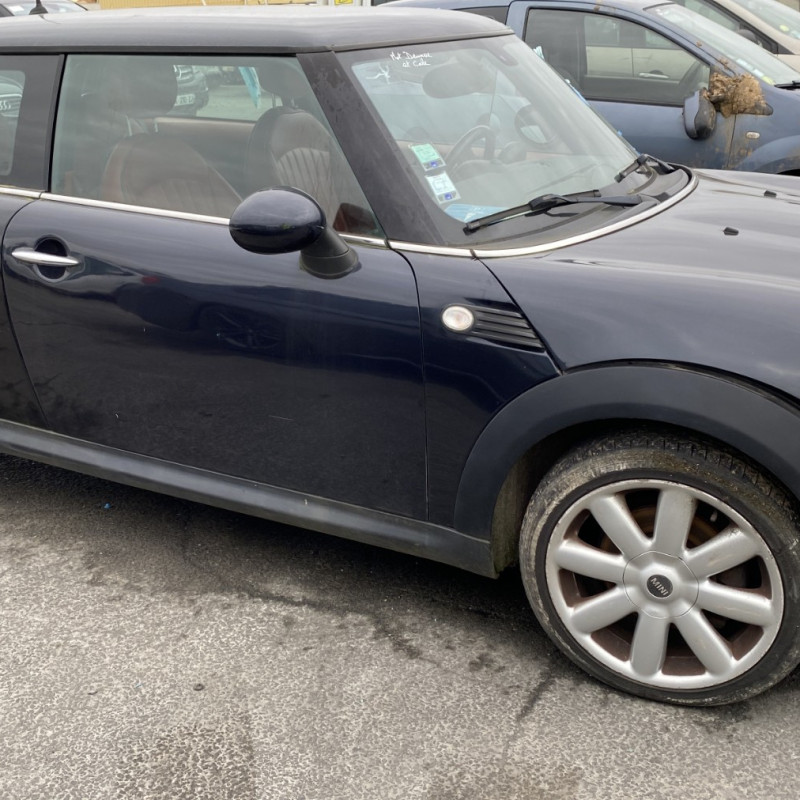 MINI MINI 2 R56 PHASE 1 1.6i - 16V COOPER Photo n°17