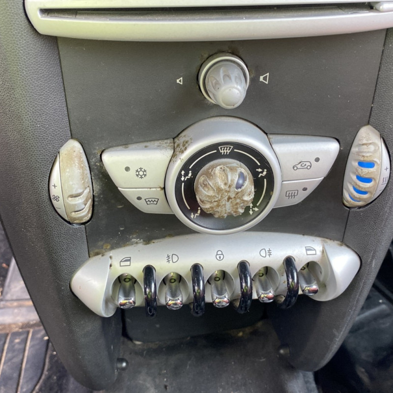 MINI MINI 2 R56 PHASE 1 1.6i - 16V COOPER Photo n°25