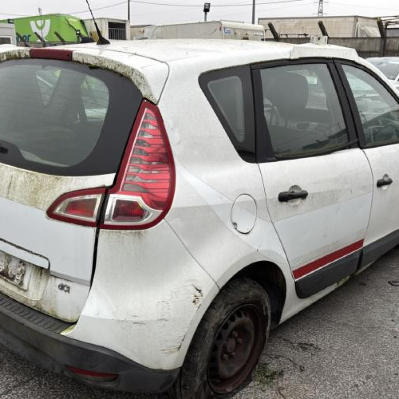 Feu arriere secondaire gauche (feux) RENAULT SCENIC 3 Photo n°6