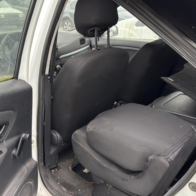 Feu arriere secondaire gauche (feux) RENAULT SCENIC 3 Photo n°13
