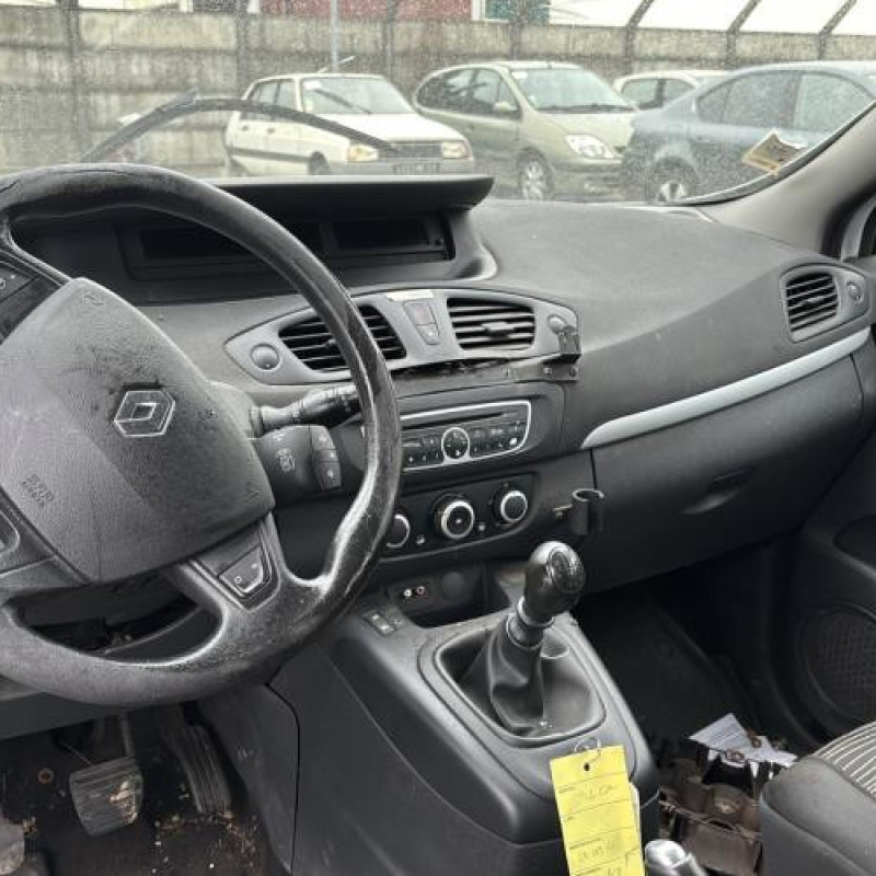 Feu arriere secondaire gauche (feux) RENAULT SCENIC 3 Photo n°15