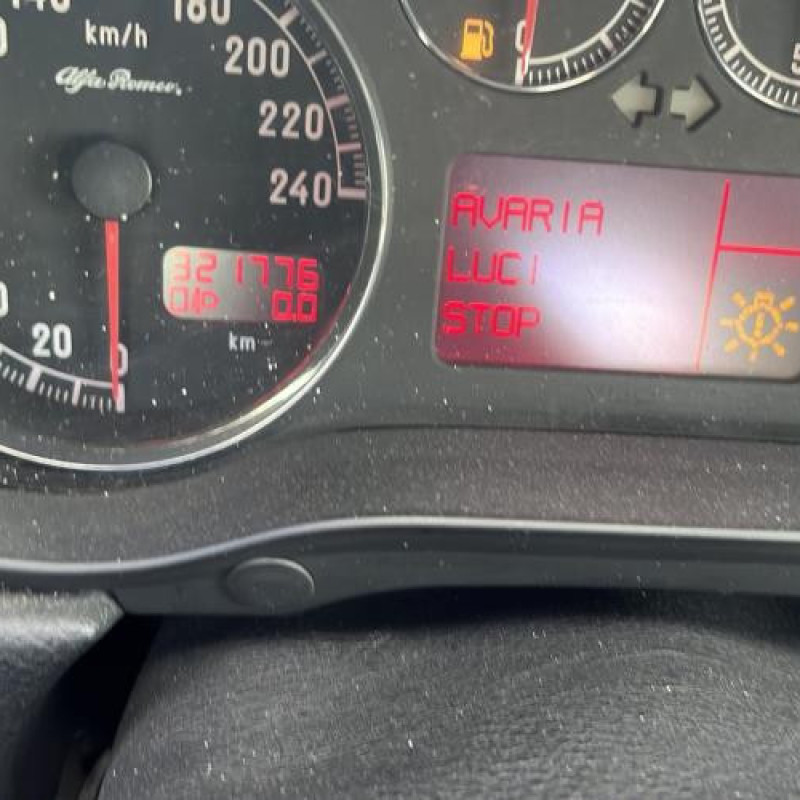 Feu arriere secondaire gauche (feux) ALFA ROMEO 147 Photo n°6