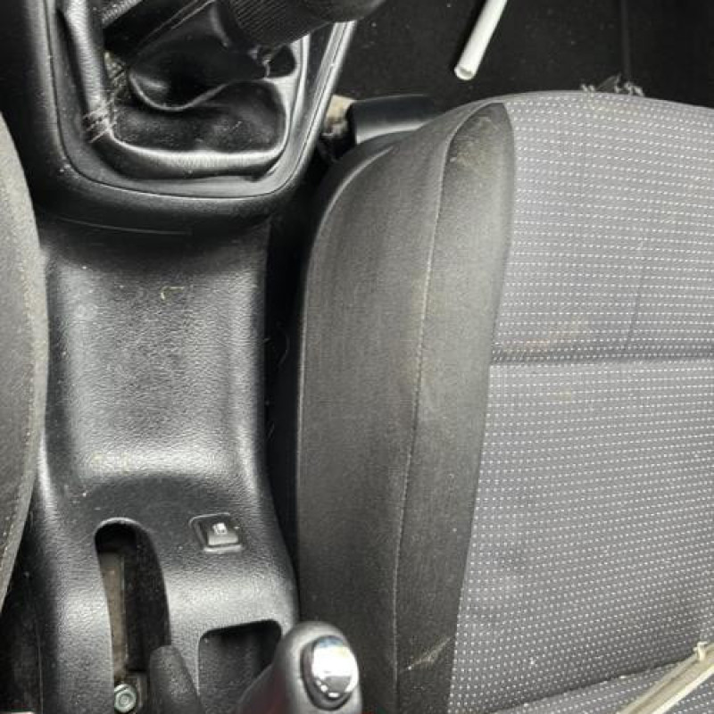 Vitre arriere droit VOLKSWAGEN GOLF 4 Photo n°16