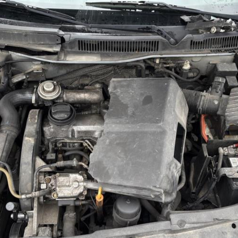 Vitre arriere droit VOLKSWAGEN GOLF 4 Photo n°17