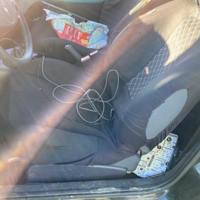 Pretensionneur de ceinture arriere gauche RENAULT CLIO 2 Photo n°14