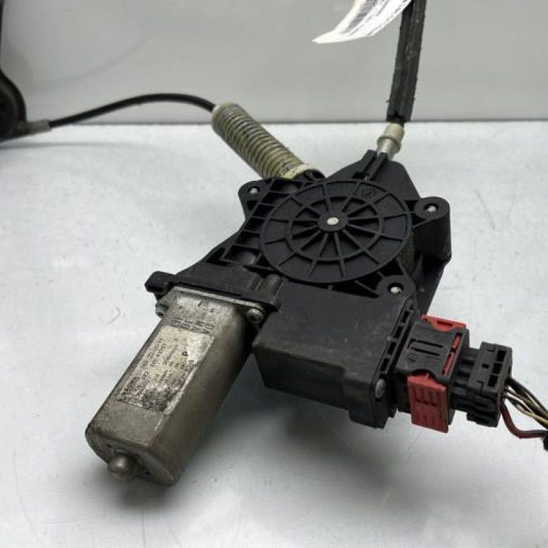 Leve vitre electrique avant droit ALFA ROMEO MITO Photo n°6
