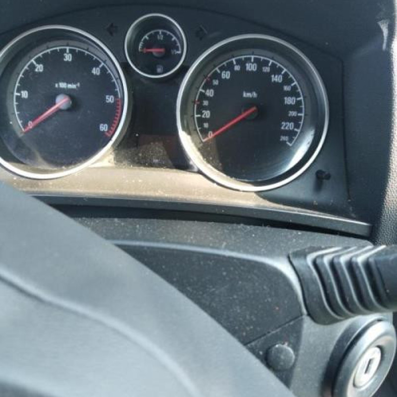 Moteur essuie glace arriere OPEL ZAFIRA B Photo n°17