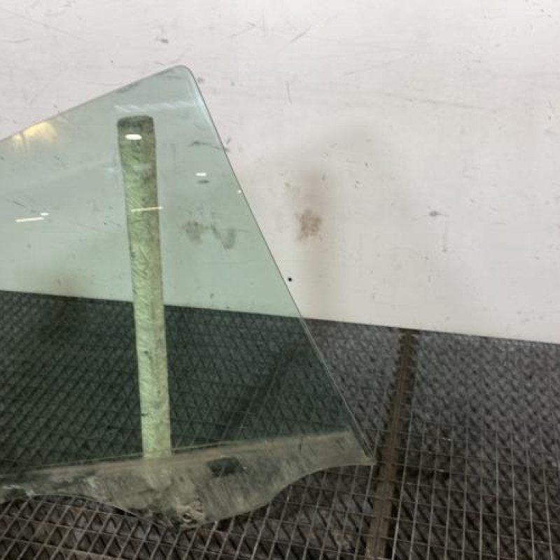 Vitre arriere droit RENAULT CLIO 3 Photo n°3