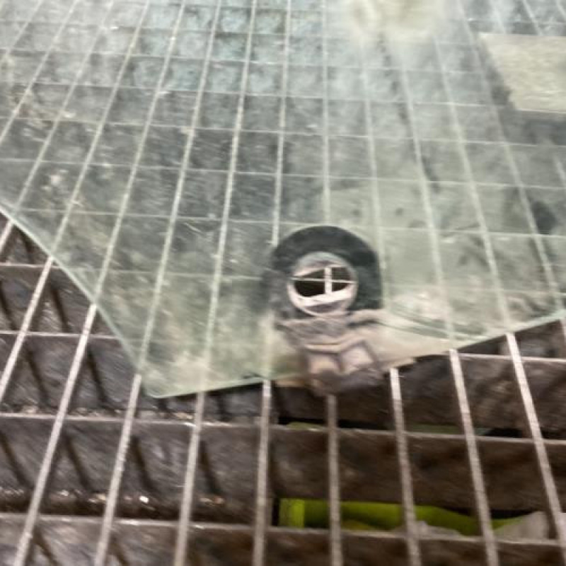 Vitre avant droit RENAULT CLIO 3 Photo n°3