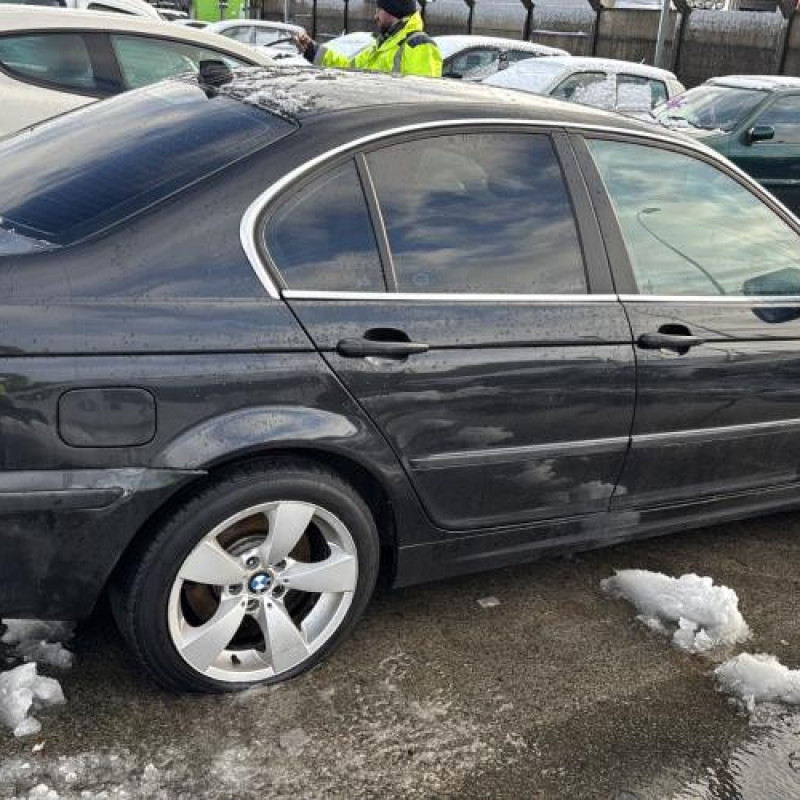 Vitre arriere droit BMW SERIE 3 E46 Photo n°10