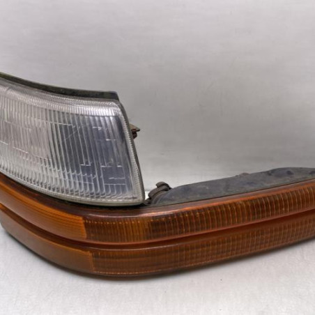 Optique avant secondaire droit (feux)(clignotant) CHRYSLER VOYAGER 2 Photo n°1