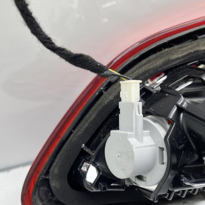 Feu arriere secondaire gauche (feux) OPEL CORSA E Photo n°6
