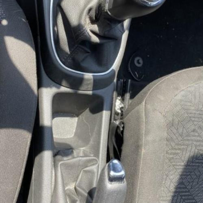 Feu arriere secondaire gauche (feux) OPEL CORSA E Photo n°14