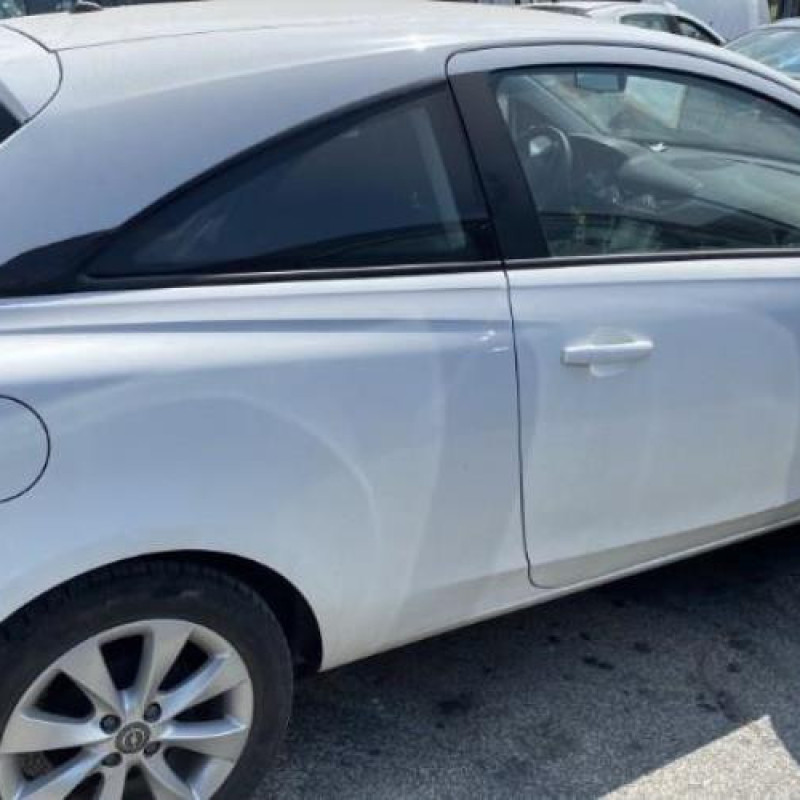 Feu arriere secondaire gauche (feux) OPEL CORSA E Photo n°19