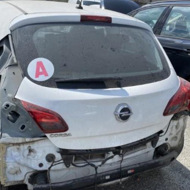 Feu arriere secondaire gauche (feux) OPEL CORSA E Photo n°20