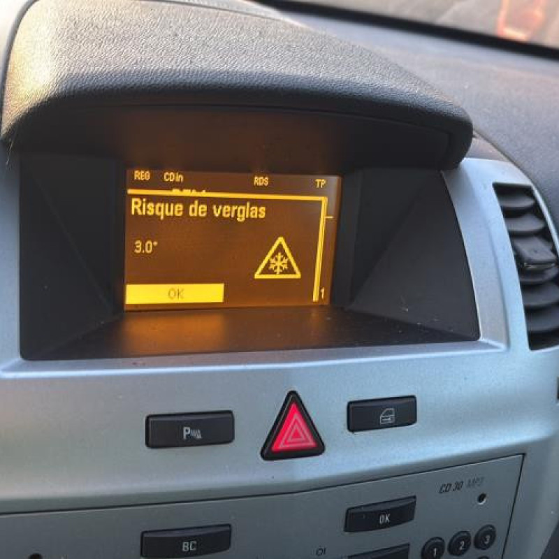 Poignee porte arriere gauche OPEL ZAFIRA B Photo n°20