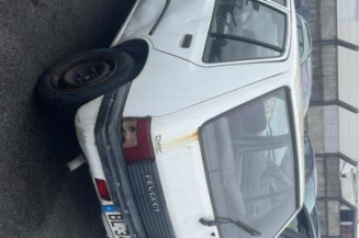 Vitre avant droit PEUGEOT 205