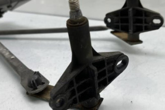Moteur essuie glace avant PEUGEOT 205