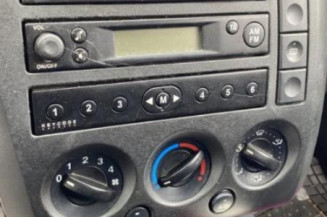 Fermeture de capot FORD FIESTA 5