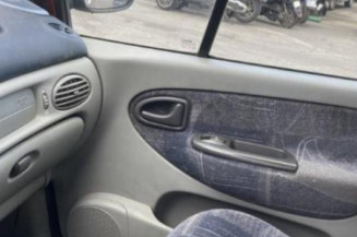 Serrure arriere gauche RENAULT SCENIC 1