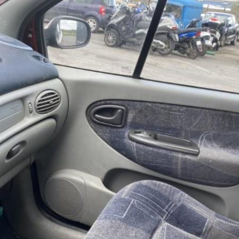 Serrure arriere gauche RENAULT SCENIC 1 Photo n°9