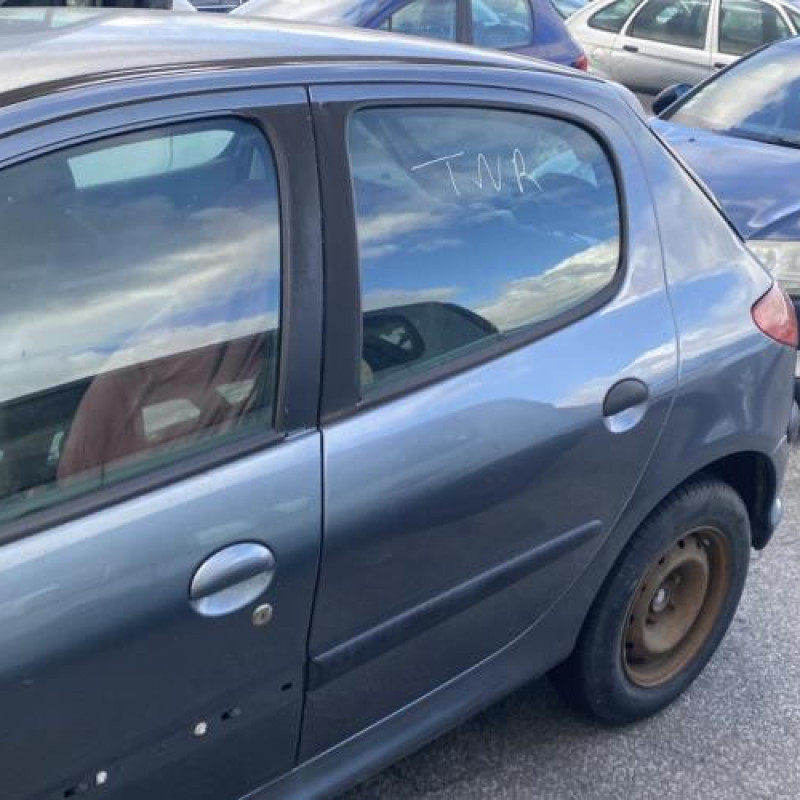 Vitre arriere droit PEUGEOT 206 Photo n°9