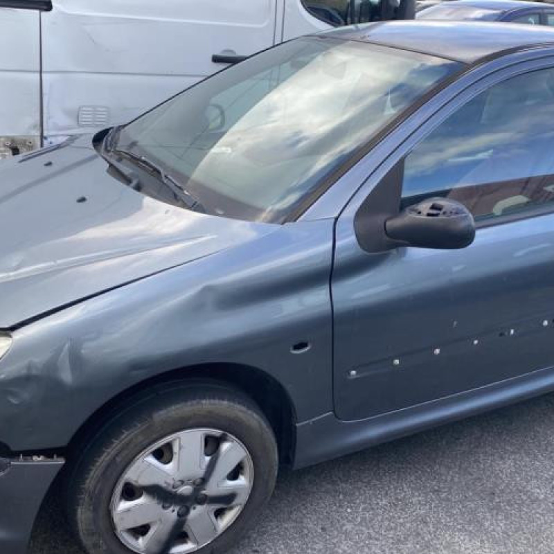Vitre arriere droit PEUGEOT 206 Photo n°11