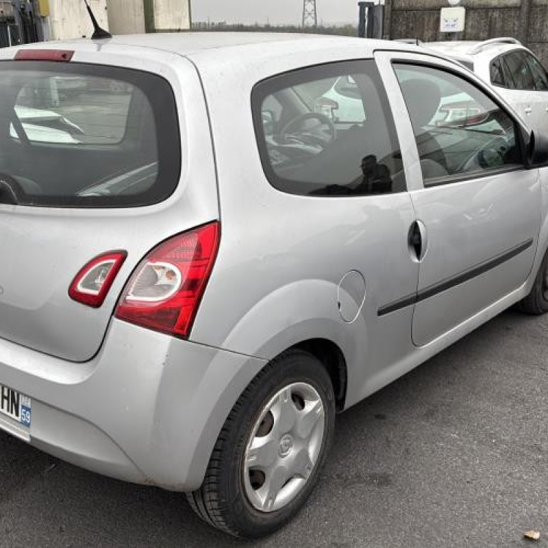 Feu arriere secondaire gauche (feux) RENAULT TWINGO 2 Photo n°6