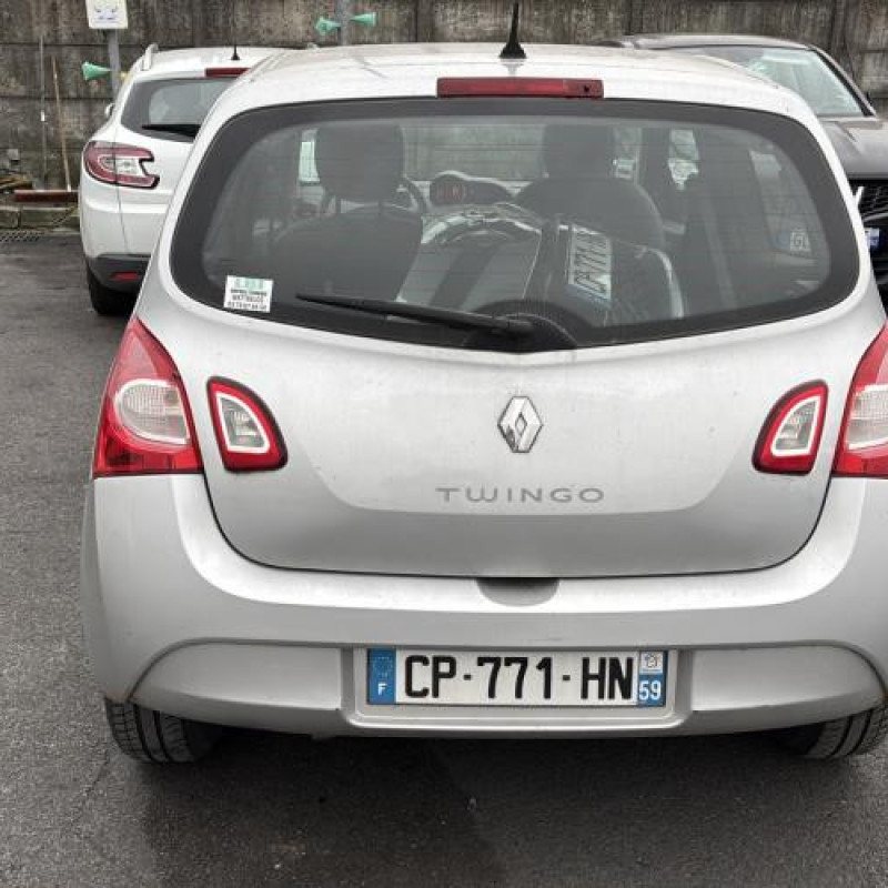 Feu arriere secondaire gauche (feux) RENAULT TWINGO 2 Photo n°8