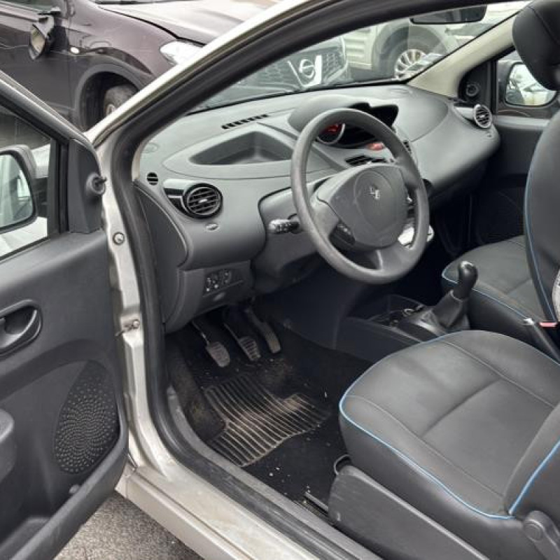 Feu arriere secondaire gauche (feux) RENAULT TWINGO 2 Photo n°12