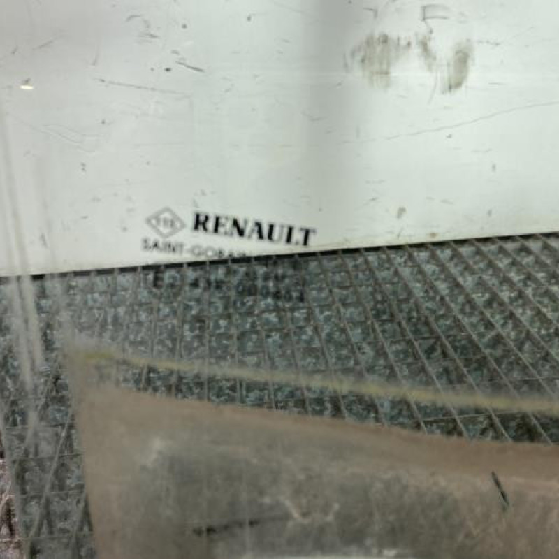 Vitre arriere droit RENAULT CLIO 3 Photo n°3