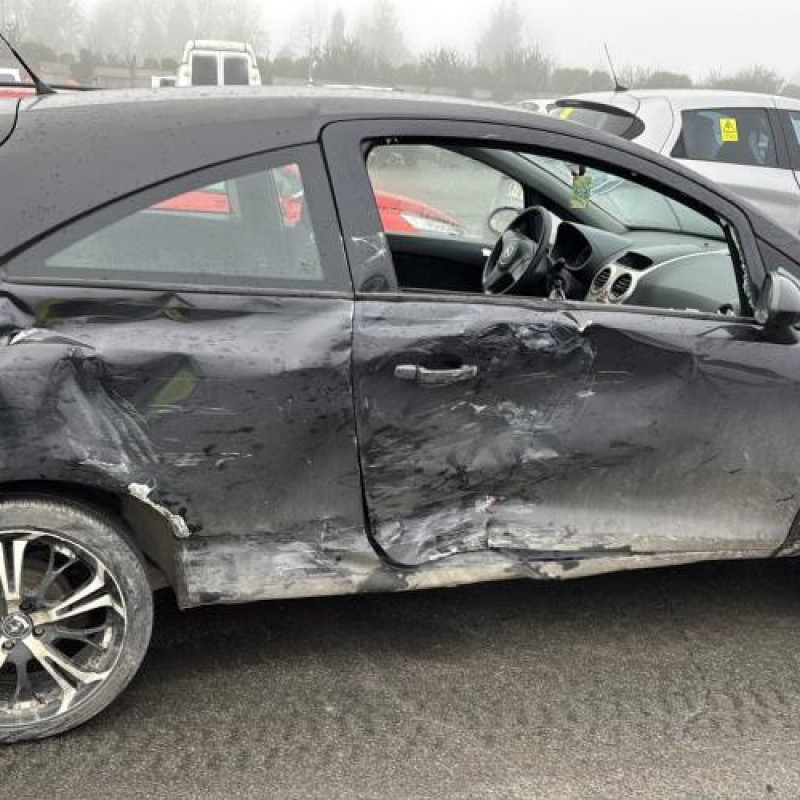 Feu arriere principal droit (feux) OPEL CORSA D Photo n°12