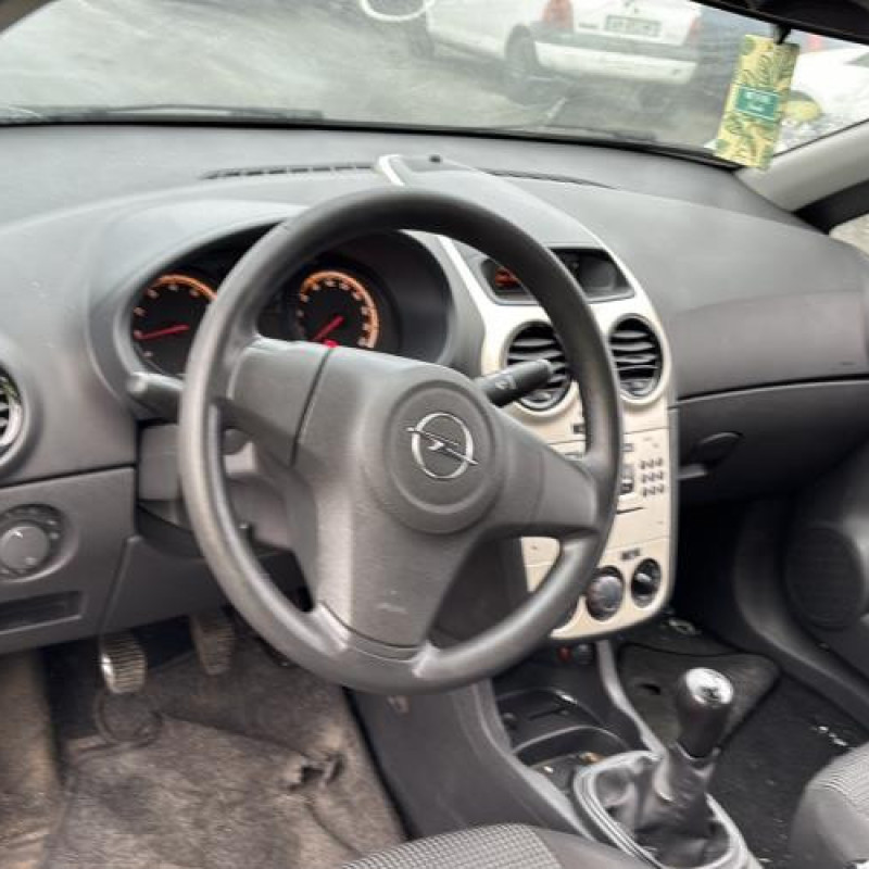Feu arriere principal droit (feux) OPEL CORSA D Photo n°17