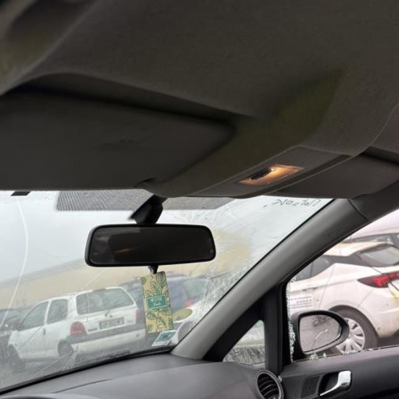 Feu arriere principal droit (feux) OPEL CORSA D Photo n°18