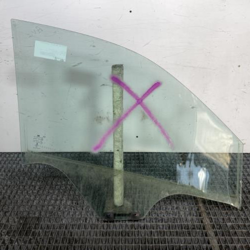 Vitre avant gauche RENAULT TWINGO 3 Photo n°6