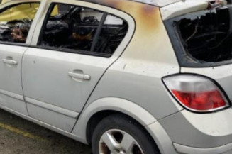 Optique avant principal gauche (feux)(phare) OPEL ASTRA H