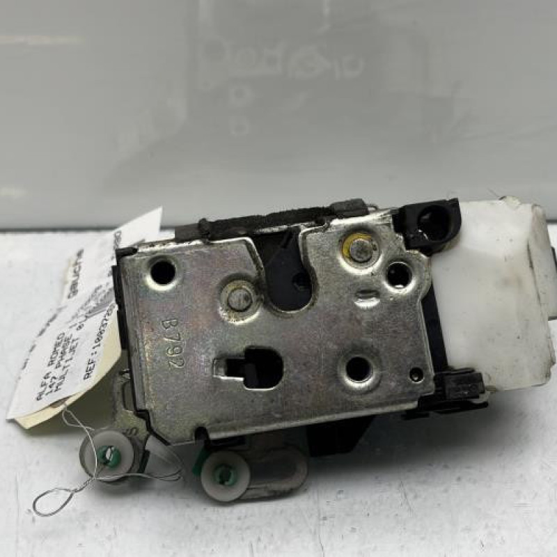 Serrure avant gauche ALFA ROMEO 147 Photo n°4