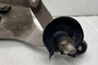 Moteur essuie glace avant TOYOTA YARIS 2