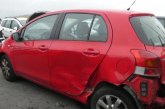 Serrure avant droit TOYOTA YARIS 2