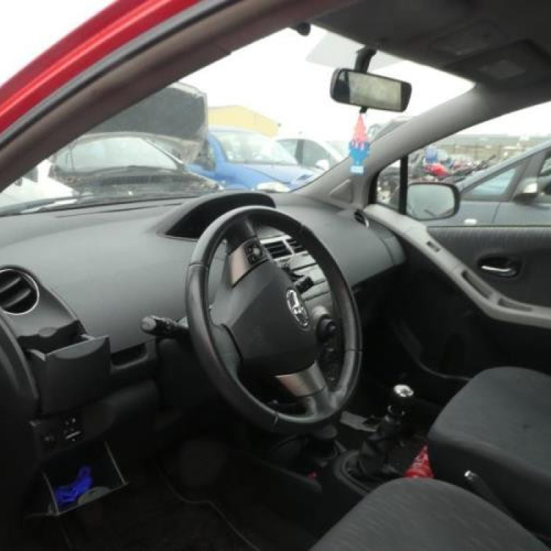Serrure avant droit TOYOTA YARIS 2 Photo n°7