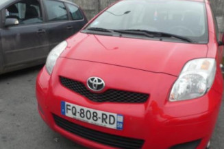 Serrure avant droit TOYOTA YARIS 2